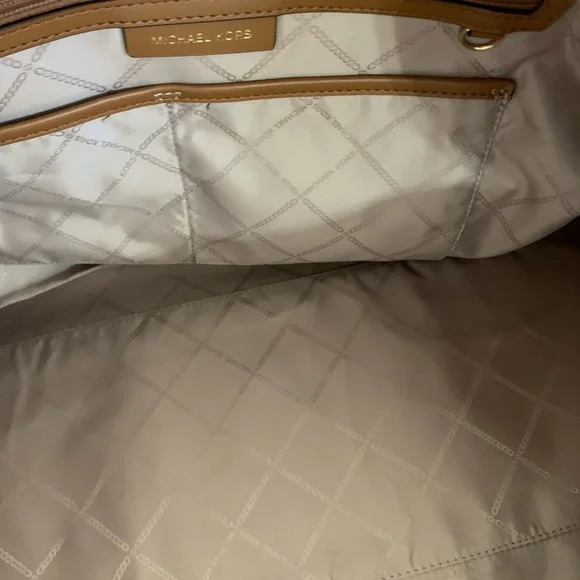 MICHAEL Kors Bedford Extra Large Travel Weekender. NWOT - Picture 17 of 17